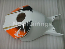 Cargar imagen en el visor de la galería, Black and Orange White Lee - CBR1000RR 04-05 Fairing Kit -