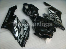 Cargar imagen en el visor de la galería, Black and Silver Fire - CBR1000RR 04-05 Fairing Kit -