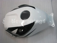 Cargar imagen en el visor de la galería, Black and White Factory Style - CBR600RR 05-06 Fairing Kit -
