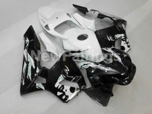 Cargar imagen en el visor de la galería, Black and White Skull - CBR600RR 05-06 Fairing Kit -