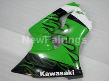 Cargar imagen en el visor de la galería, Green and Black Flame NINJA ZX 6R 00 02 Fairing Kit