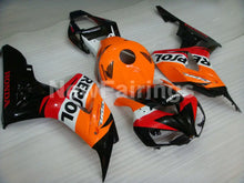 Cargar imagen en el visor de la galería, Orange and Red Black Repsol - CBR1000RR 06-07 Fairing Kit -