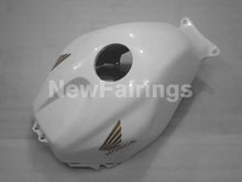 Cargar imagen en el visor de la galería, Pearl White with gold decal Factory Style - CBR600RR 05-06