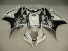 Cargar imagen en el visor de la galería, Pearl White and Silver Black Factory Style - CBR600RR 07-08