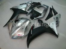 Cargar imagen en el visor de la galería, Silver and Matte Black Factory Style - YZF-R1 02-03 Fairing