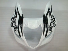 Cargar imagen en el visor de la galería, White and Black Corona - GSX - R1000 03 - 04 Fairing Kit