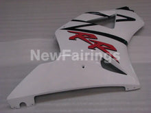 Cargar imagen en el visor de la galería, White and Black Factory Style - CBR 954 RR 02-03 Fairing Kit
