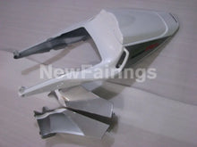 Cargar imagen en el visor de la galería, White and Black Factory Style - CBR600RR 03-04 Fairing Kit -