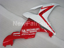 Cargar imagen en el visor de la galería, White and Red Factory Style - YZF-R1 02-03 Fairing Kit