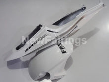 Cargar imagen en el visor de la galería, White and Silver Repsol - CBR600RR 03-04 Fairing Kit -
