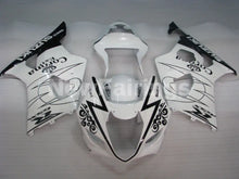 Cargar imagen en el visor de la galería, White Black Corona - GSX - R1000 03 - 04 Fairing Kit