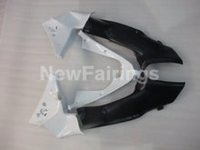 Cargar imagen en el visor de la galería, White and Silver Factory Style - CBR 929 RR 00-01 Fairing