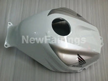Cargar imagen en el visor de la galería, White and Silver Repsol - CBR600RR 05-06 Fairing Kit -